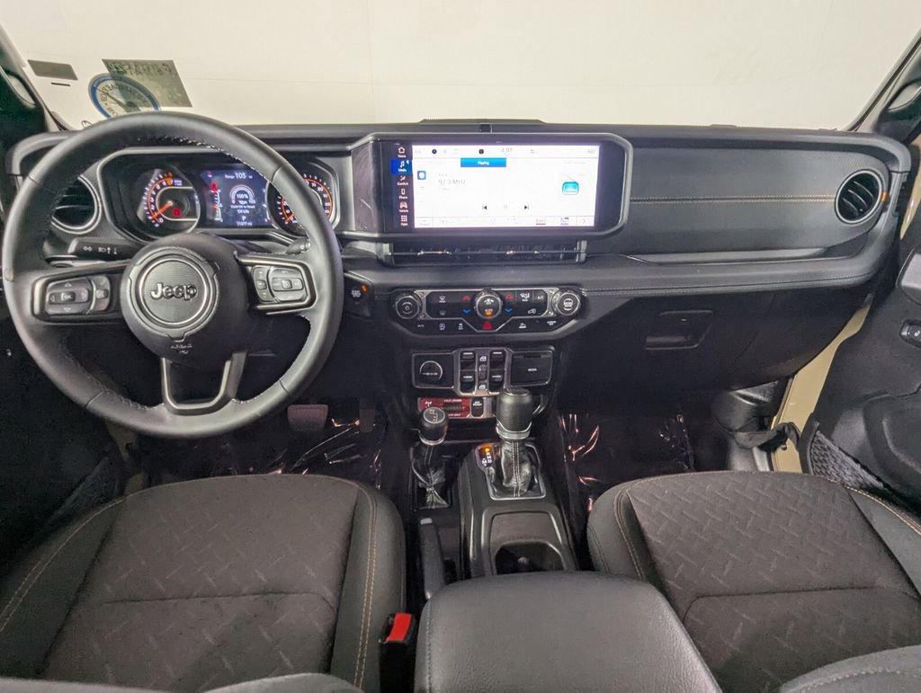 Used 2026 Jeep Gladiator Mojave AWD/4WD image 17