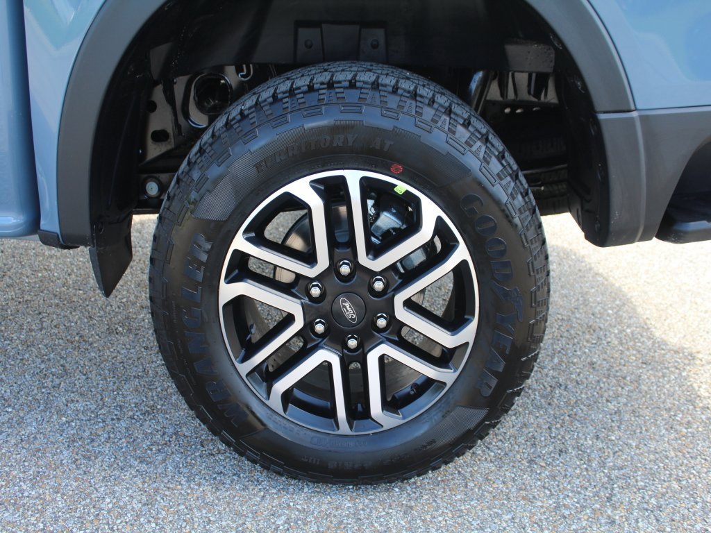 New 2025 Ford Ranger Lariat w/ Trailer Tow Package image 18