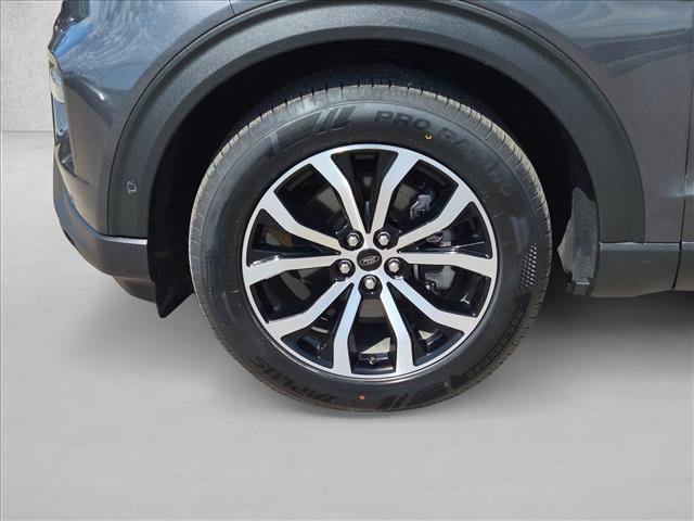 Used 2020 Ford Explorer ST w/ Premium Technology Package AWD/4WD image 9