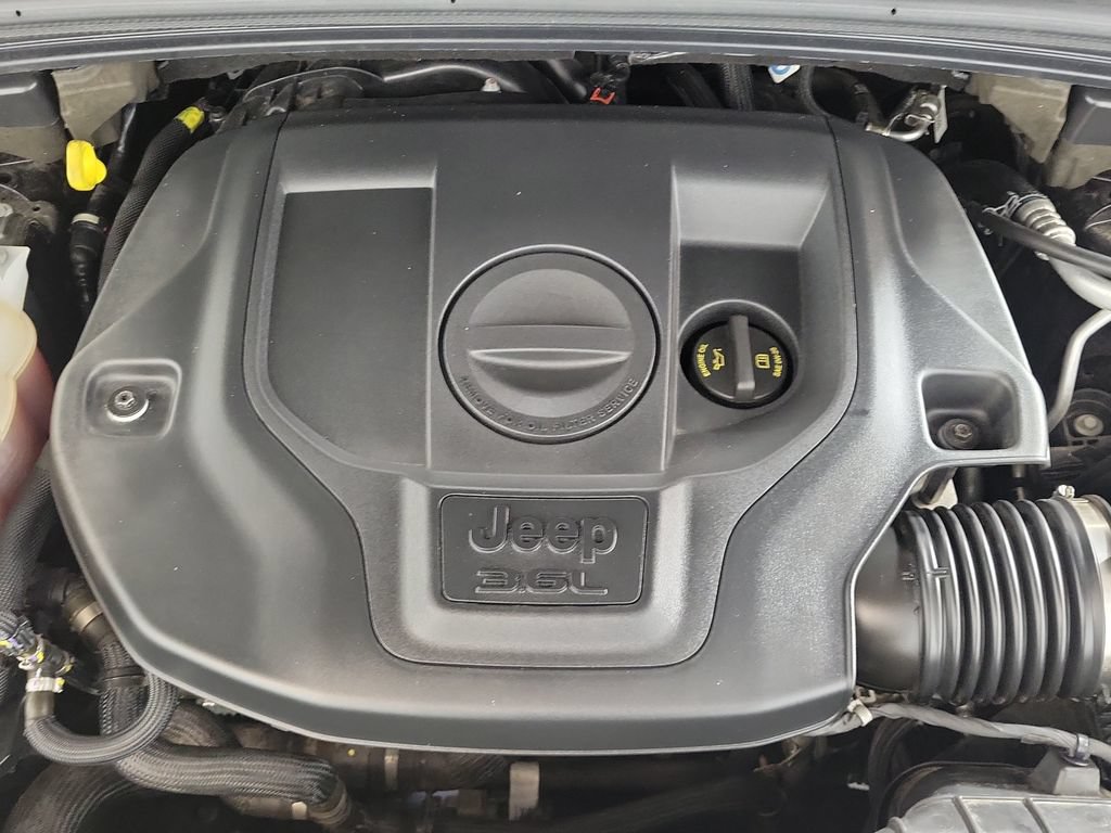 Used 2023 Jeep Grand Cherokee L Overland RWD image 10