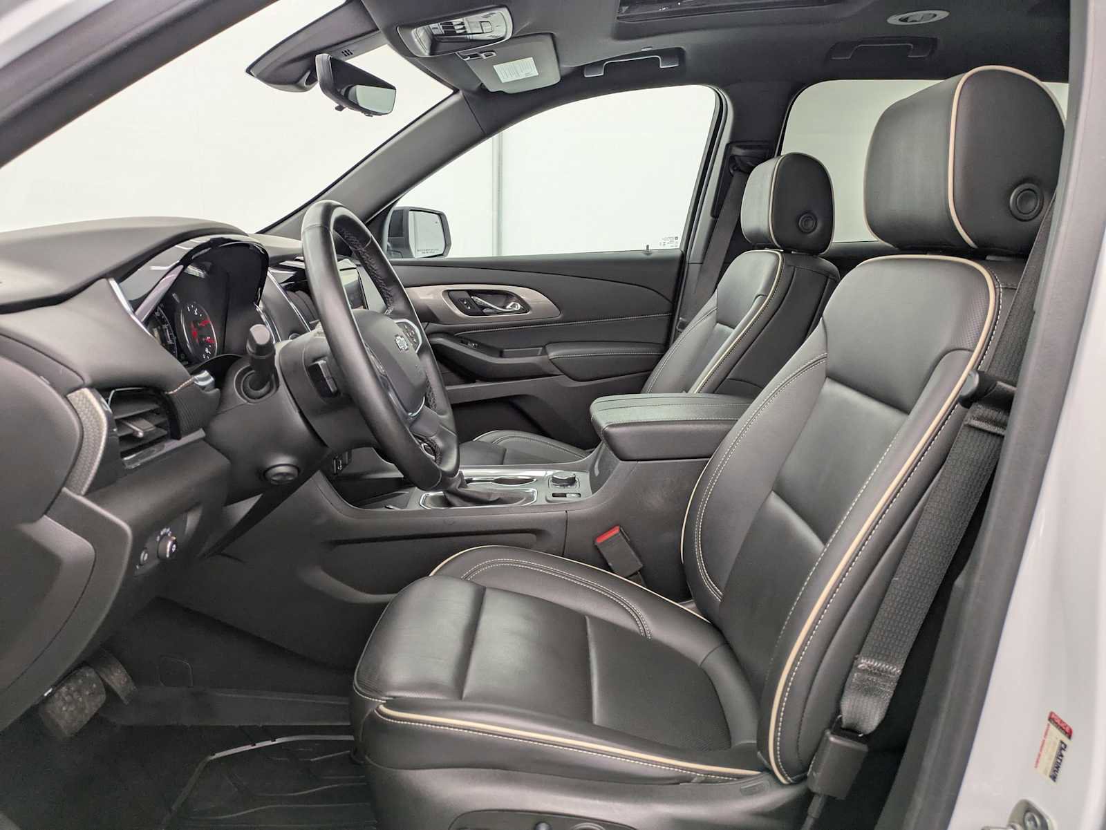 Used 2024 Chevrolet Traverse Premier w/ Redline Edition AWD/4WD image 18