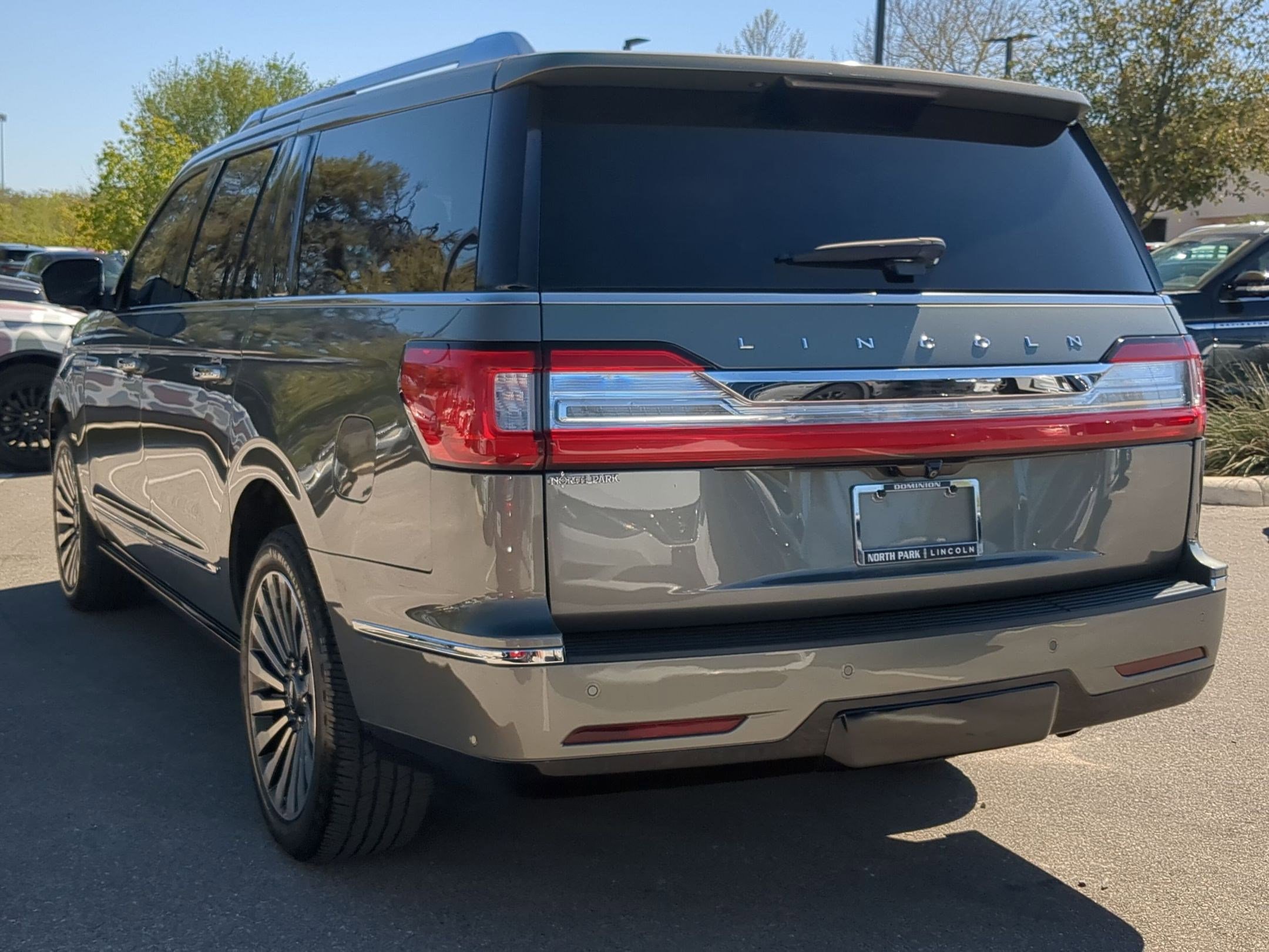 Used 2019 Lincoln Navigator L Reserve image 5