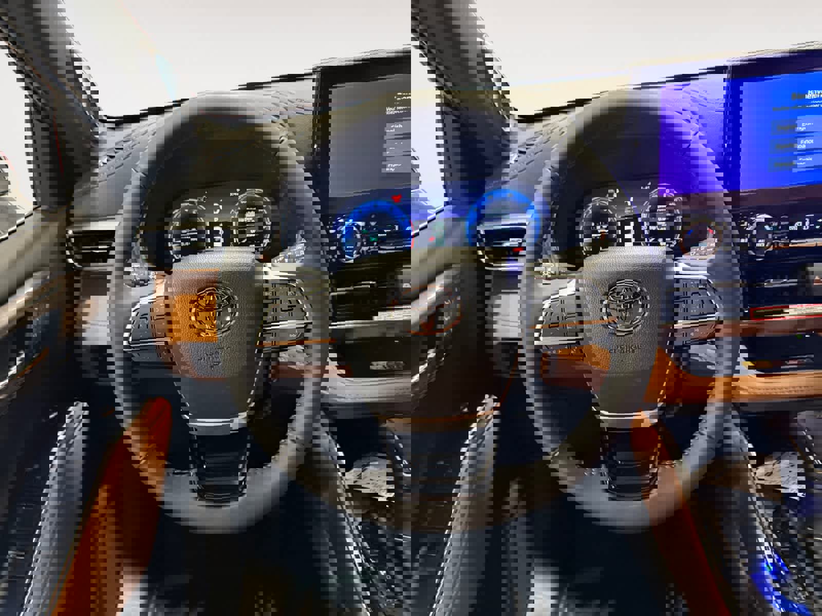 Used 2026 Toyota Highlander Platinum image 12