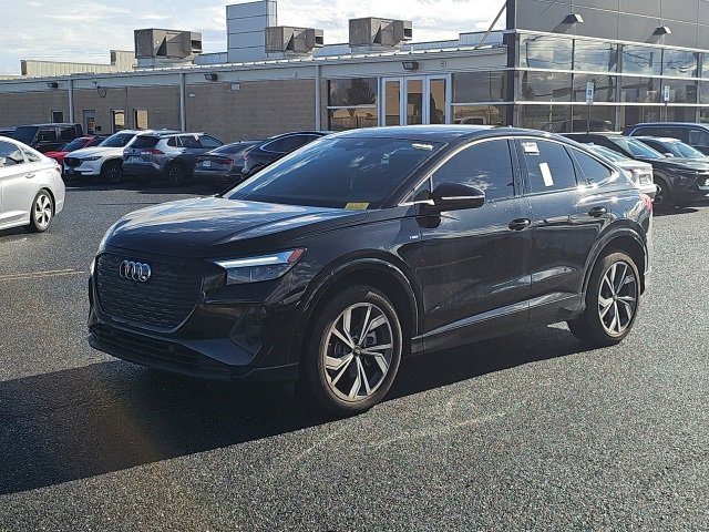 Used 2023 Audi Q4 e-tron Premium Plus w/ Premium Plus image 15