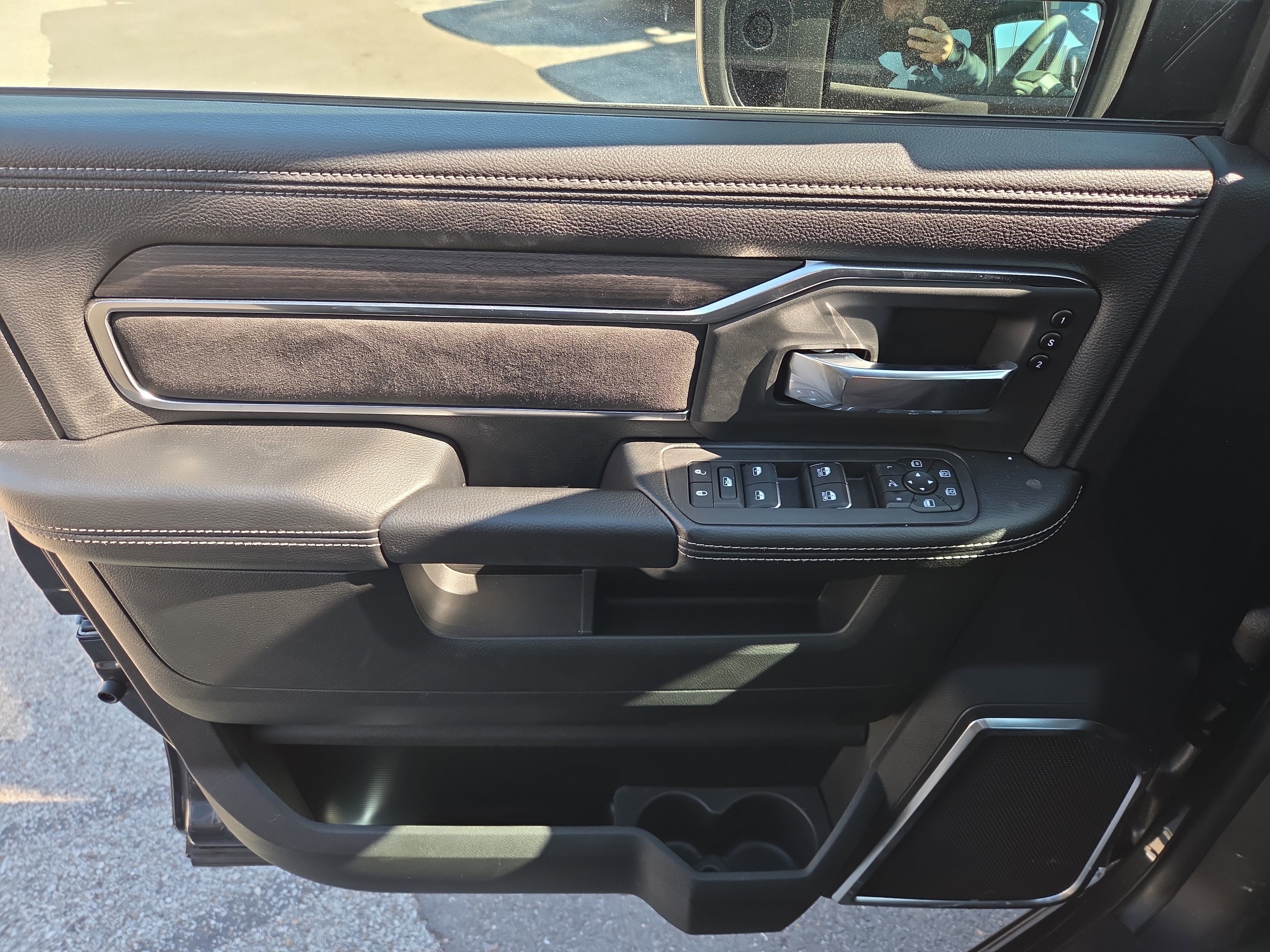 New 2026 RAM 3500 Laramie w/ Towing Technology Group image 9