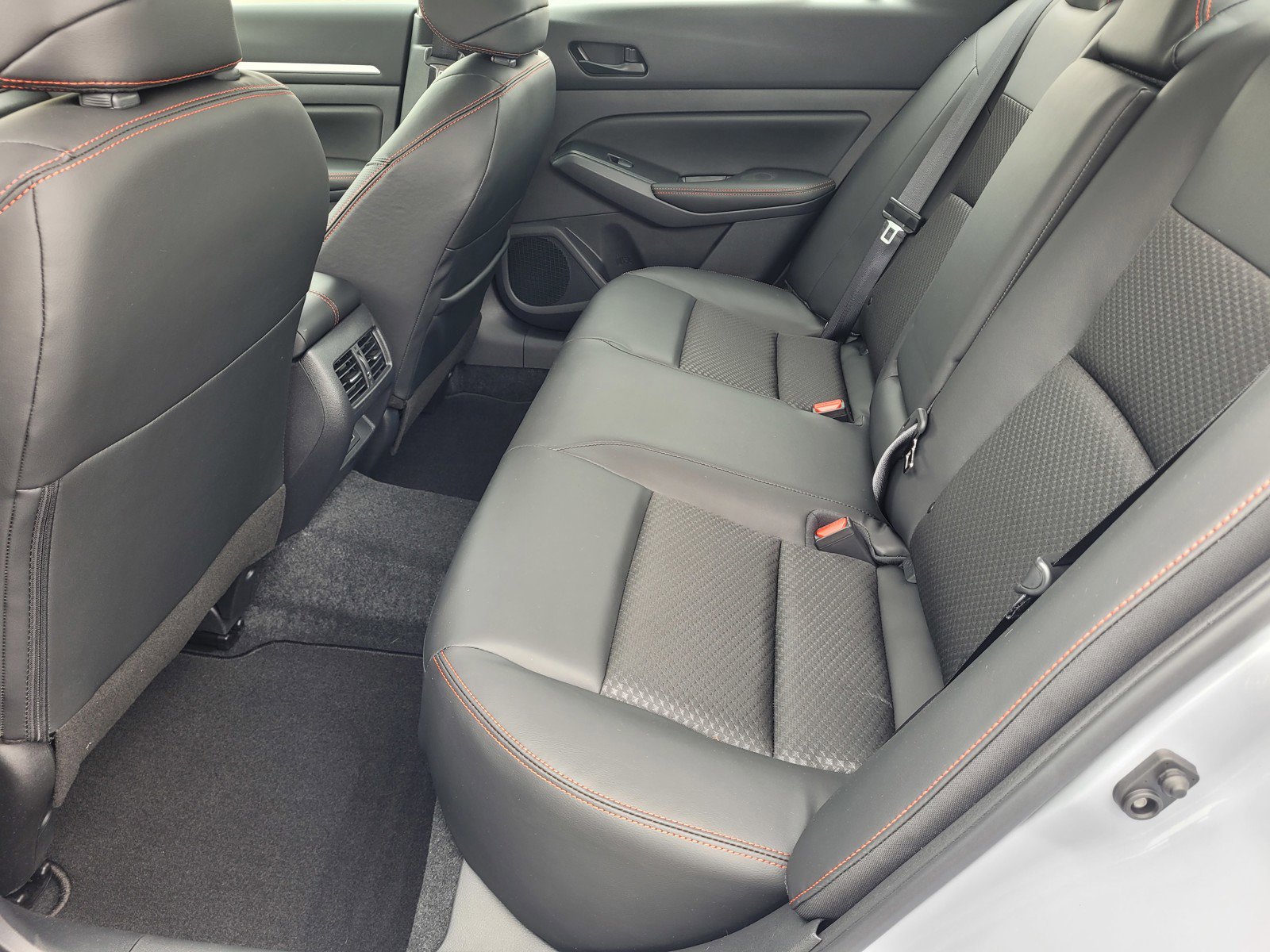 New 2026 Nissan Altima 2.5 SR w/ SR Midnight Edition Package FWD image 7