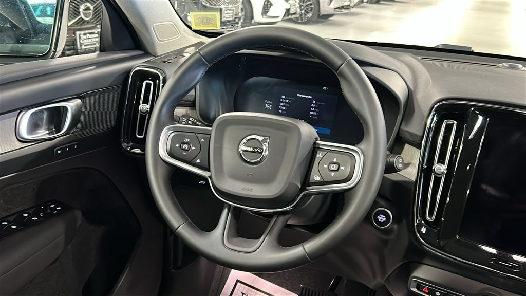 Certified 2026 Volvo XC40 B5 Plus AWD/4WD image 24