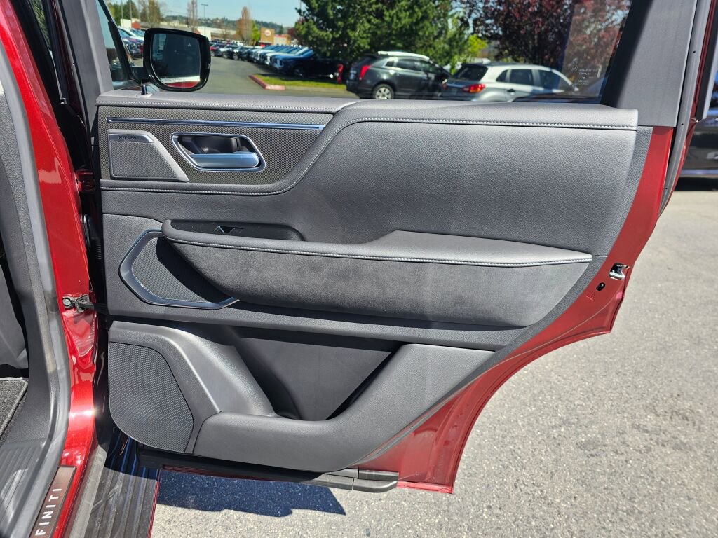 New 2025 INFINITI QX80 Luxe image 14