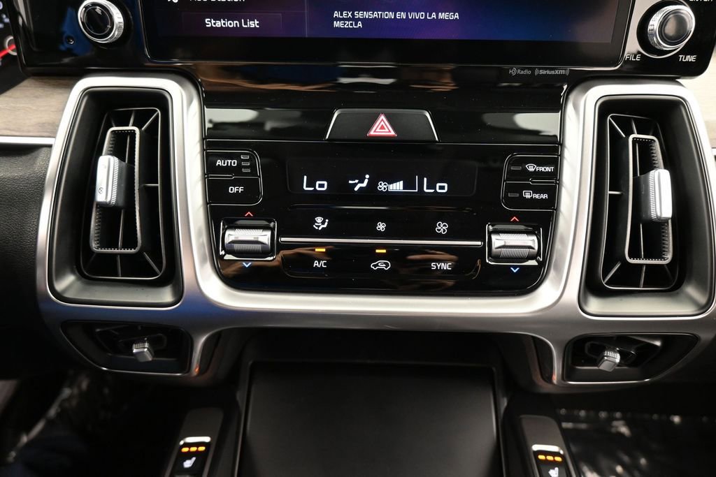 Used 2023 Kia Sorento EX FWD image 25