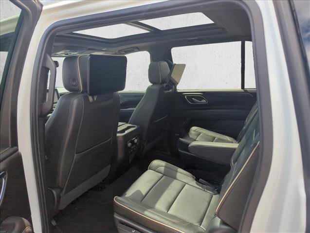 Used 2021 GMC Yukon XL SLT w/ SLT Premium Package RWD image 17
