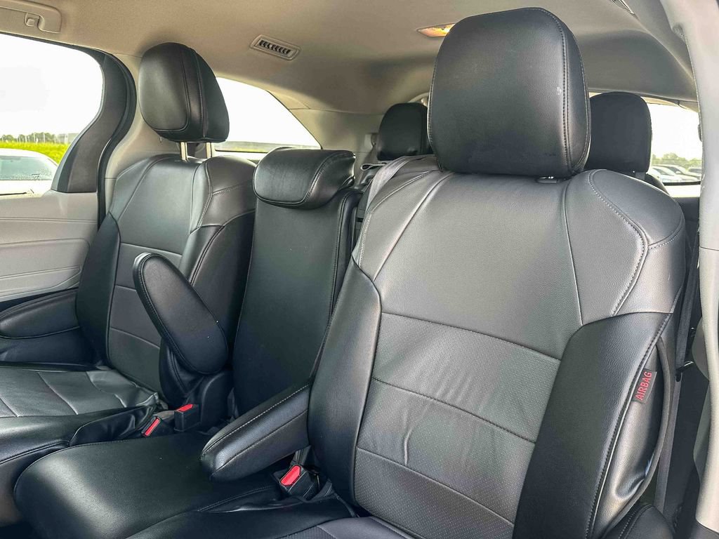 Used 2023 Toyota Sienna LE FWD image 19