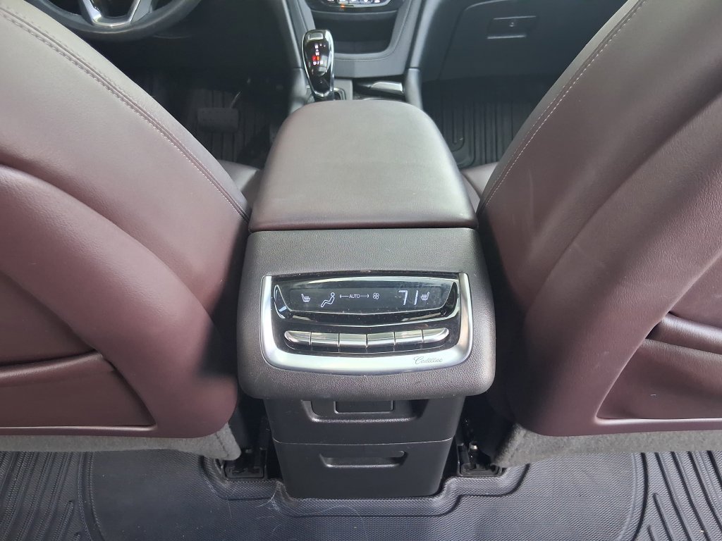 Used 2020 Cadillac XT6 Premium Luxury FWD image 25