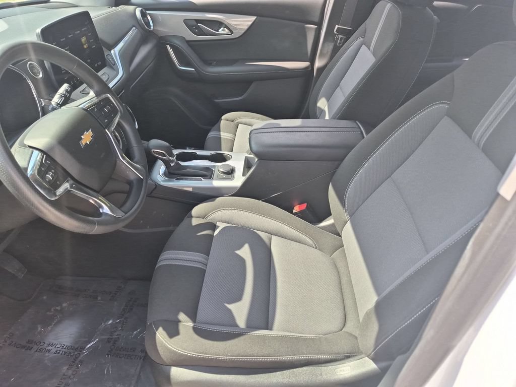 Used 2025 Chevrolet Blazer LT FWD image 24