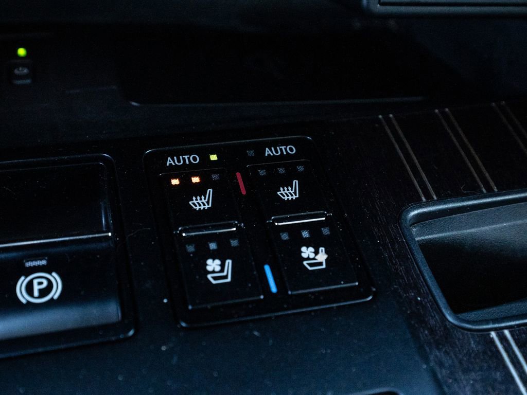 Used 2022 Lexus RX 450h AWD w/ Luxury Package image 36