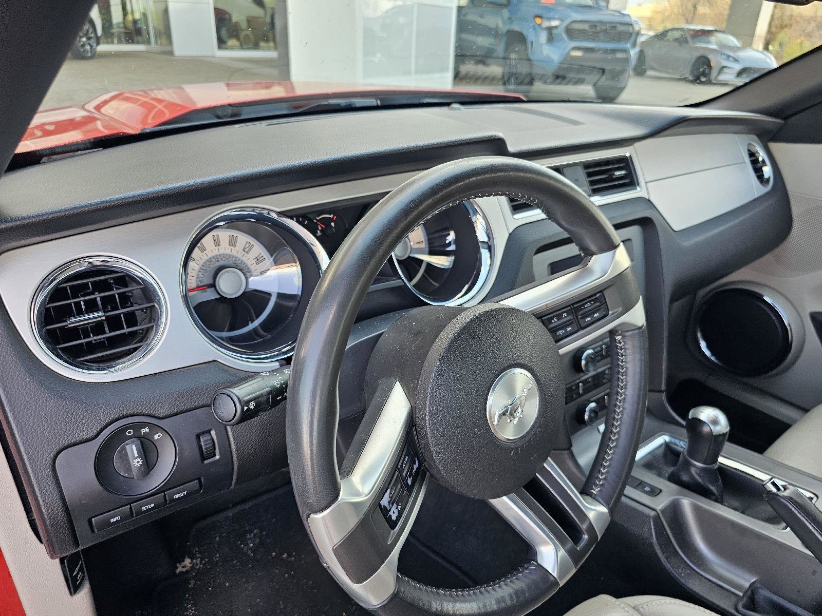 Used 2011 Ford Mustang Premium w/ Comfort Pkg image 17