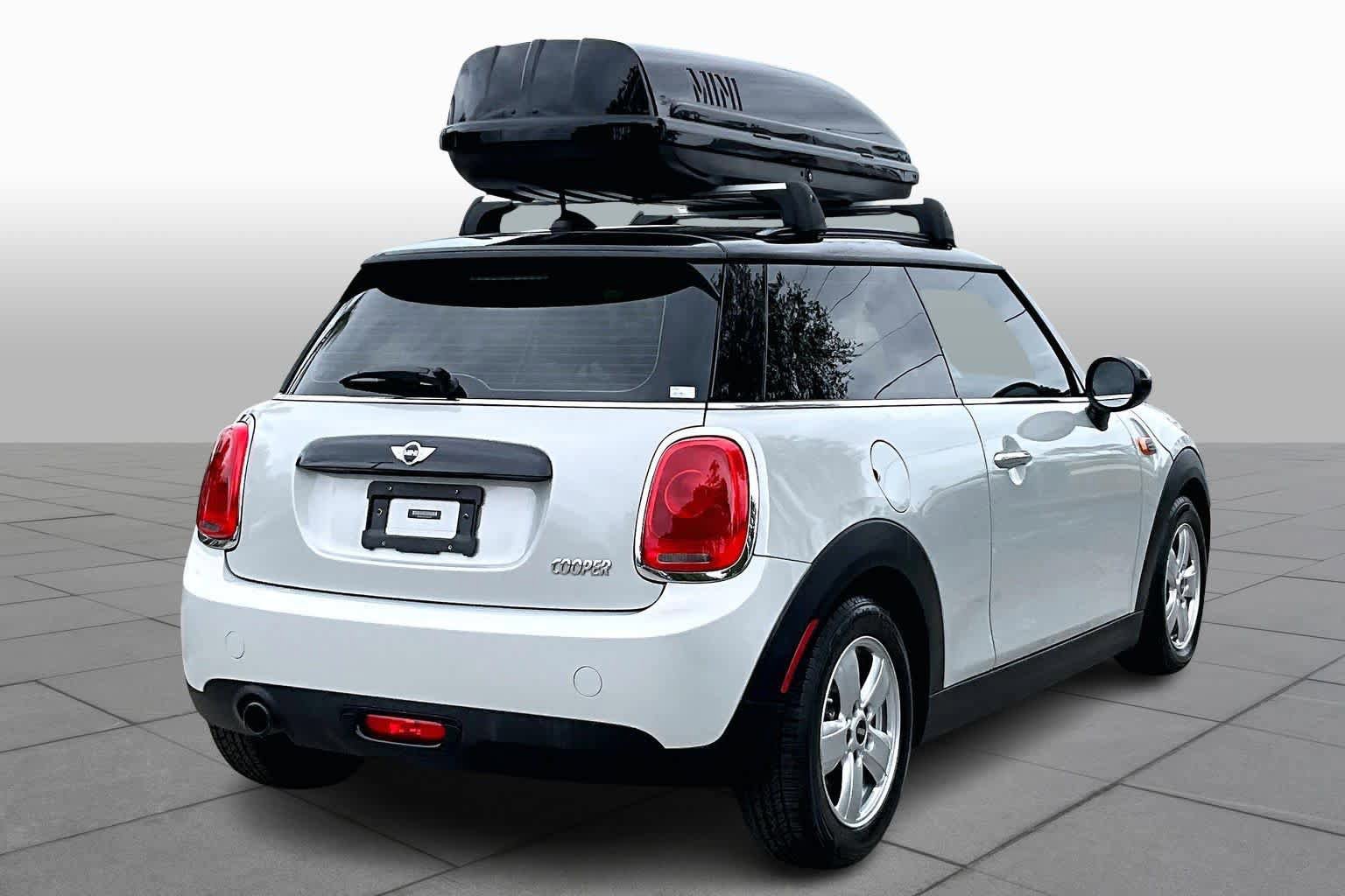 Used 2016 MINI Cooper 2-Door Hardtop image 13