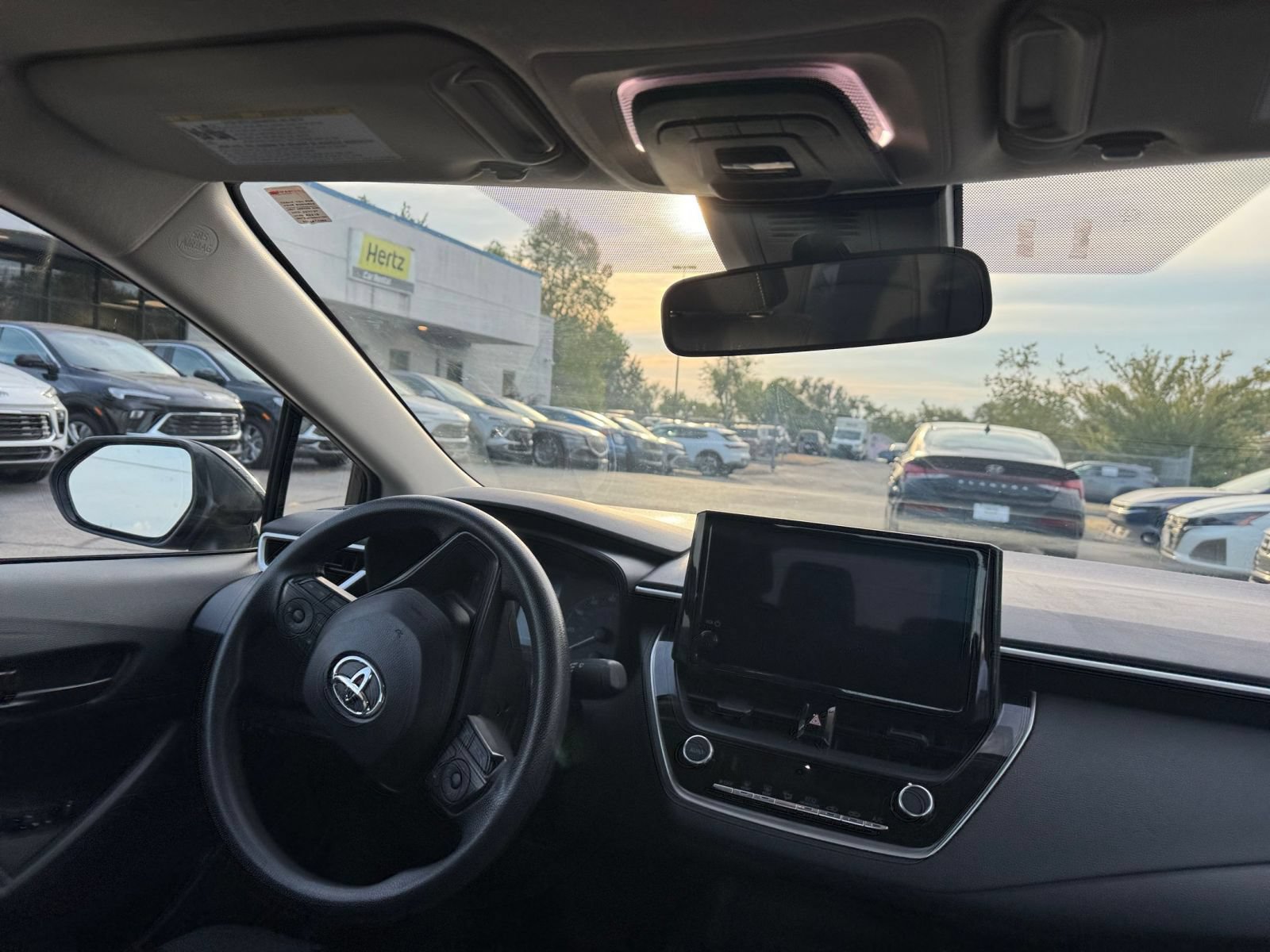 Used 2025 Toyota Corolla LE FWD image 31