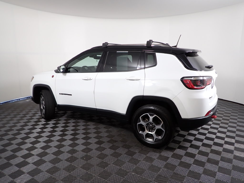 Used 2022 Jeep Compass Trailhawk w/ Trailhawk Convenience Group AWD/4WD image 9