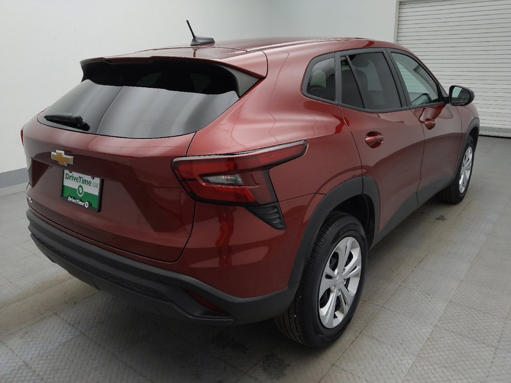 Used 2025 Chevrolet Trax LS FWD image 9