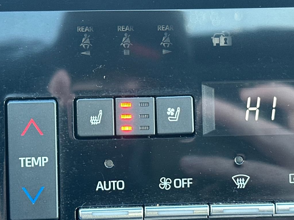 Used 2020 Toyota Avalon Limited w/ Advanced Safety Package image 30