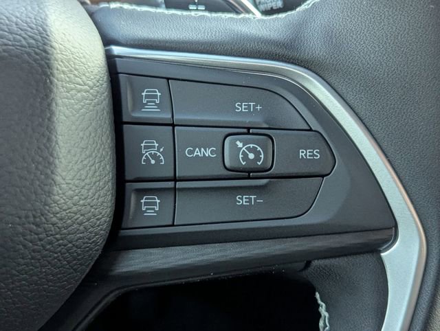 New 2025 Jeep Grand Cherokee Laredo image 13