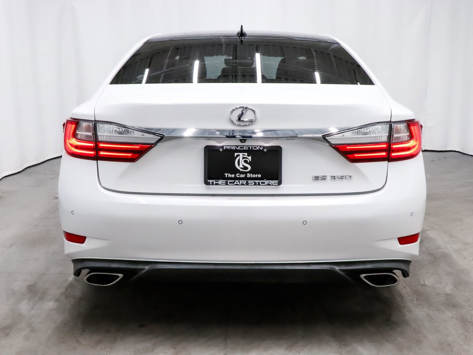 Used 2016 Lexus ES 350 w/ Luxury Package w/Wood Trim image 5
