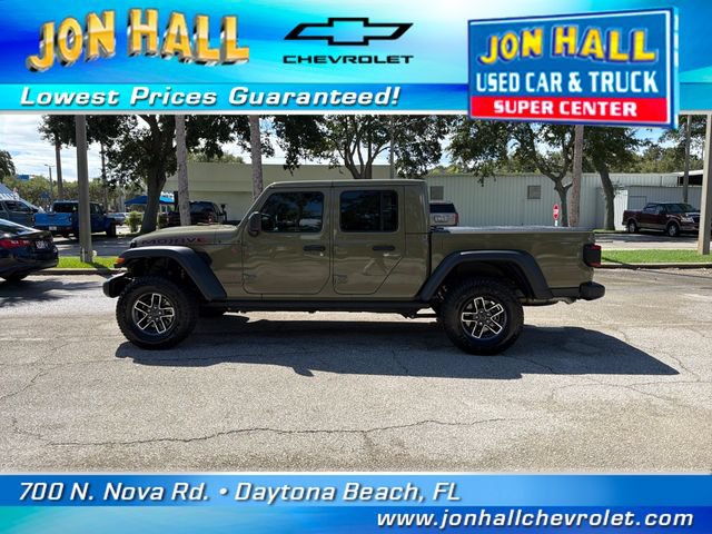 Used 2025 Jeep Gladiator Mojave w/ Convenience Group AWD/4WD image 4