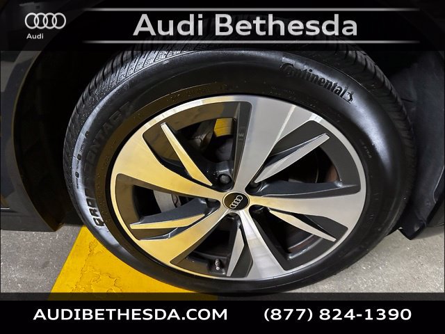 Certified 2024 Audi Q8 e-tron Premium Plus w/ Premium Plus Package AWD/4WD image 9