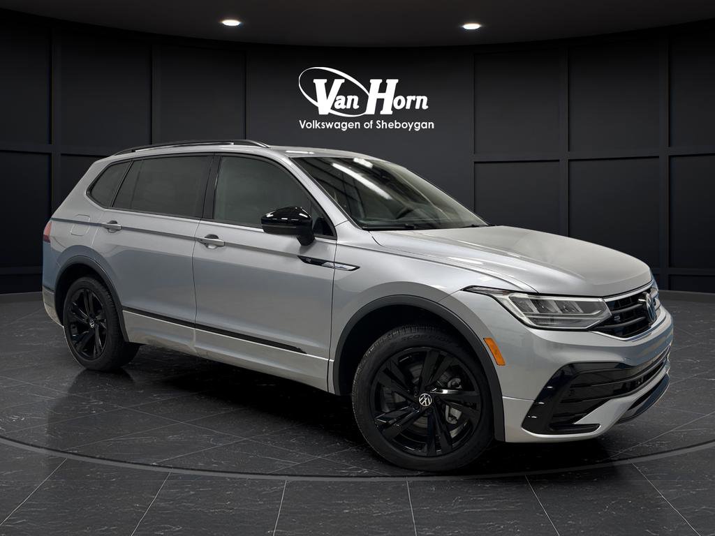 Used 2024 Volkswagen Tiguan SE R-Line image 37