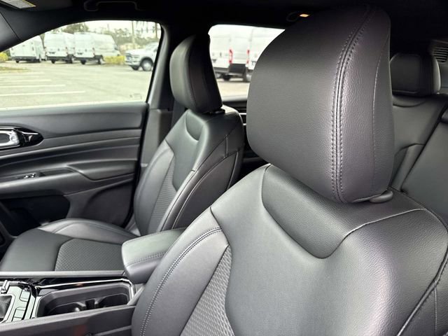 New 2026 Jeep Compass Latitude image 19