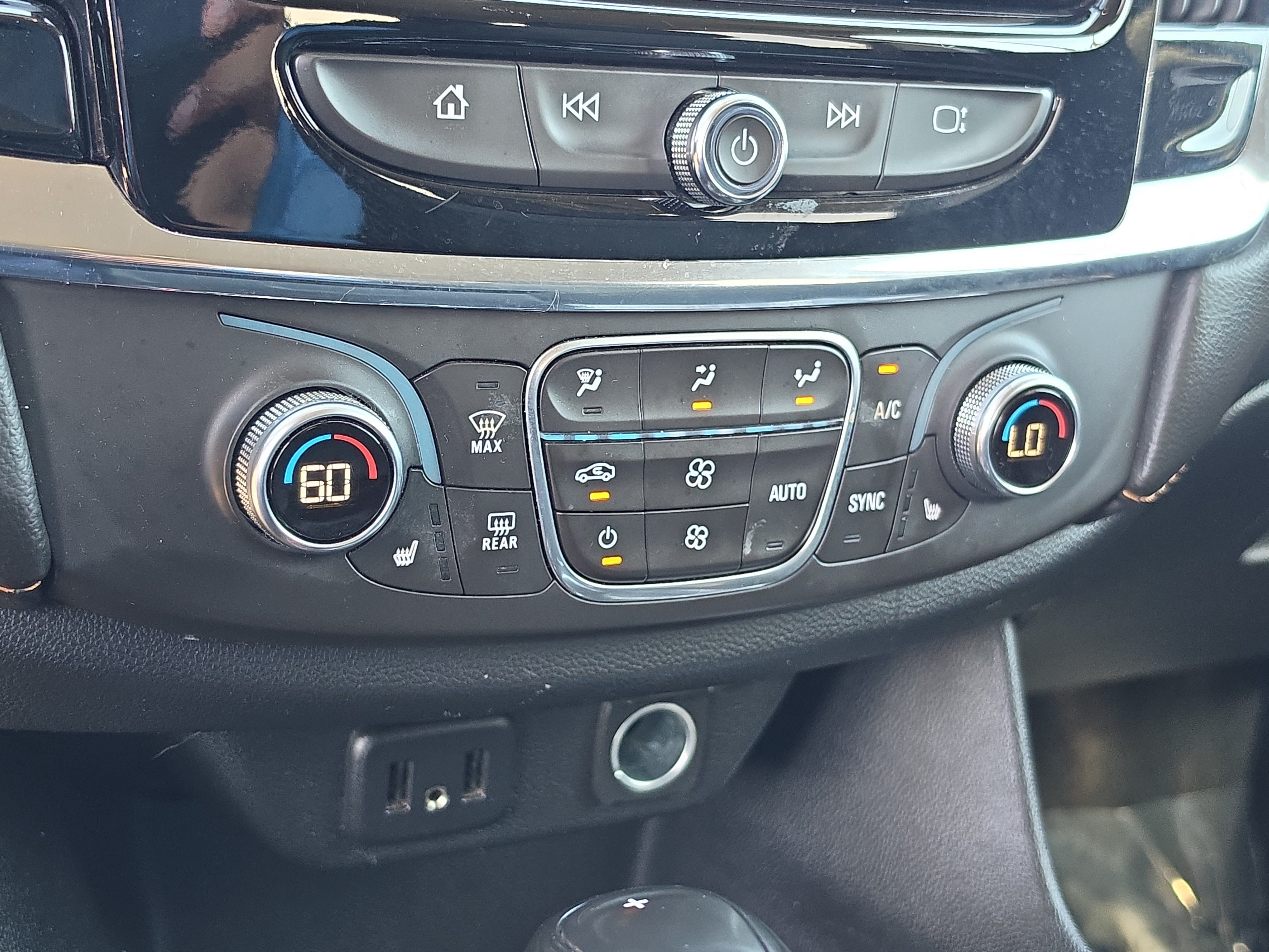 Certified 2018 Chevrolet Traverse LT AWD/4WD image 28