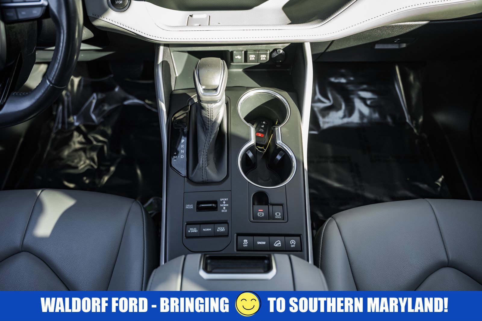 Used 2020 Toyota Highlander XLE image 28