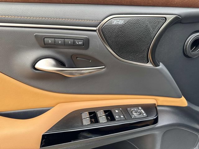 New 2025 Lexus ES 300h w/ Accessory Package (Z2) image 18