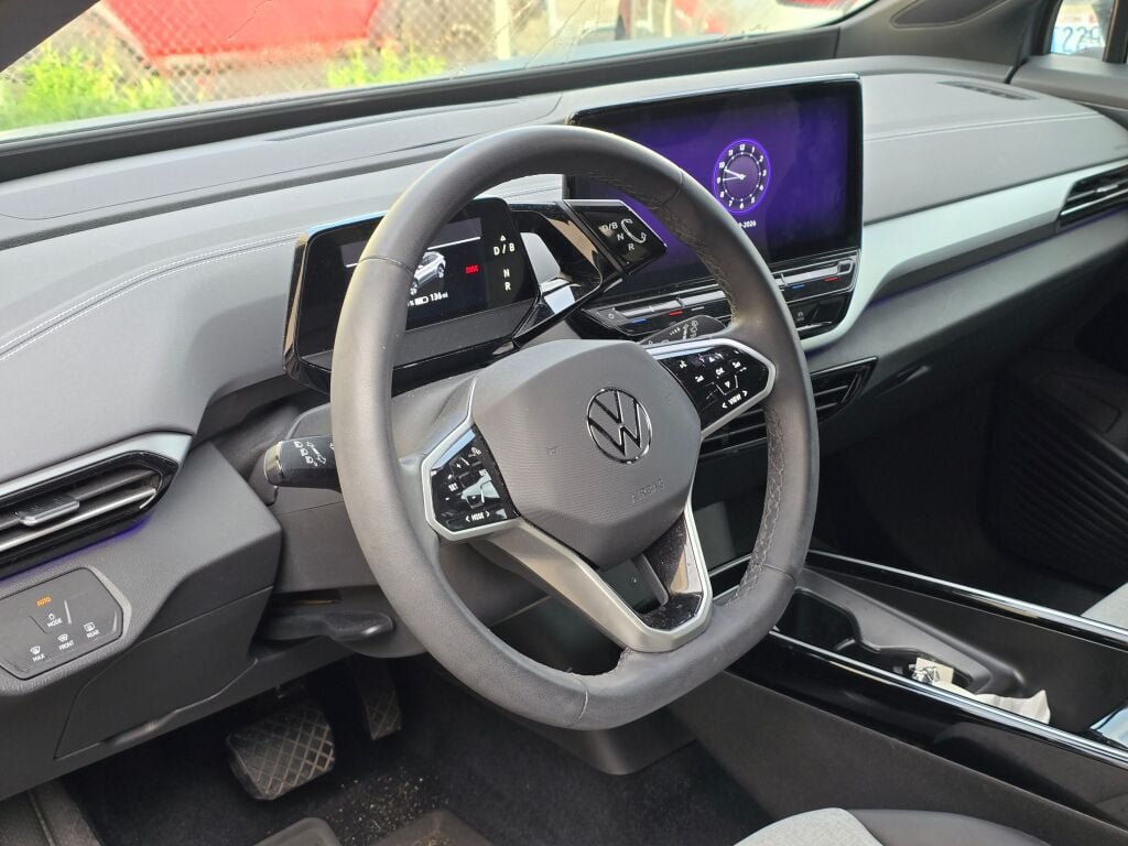 Used 2023 Volkswagen ID.4 Pro AWD/4WD image 10