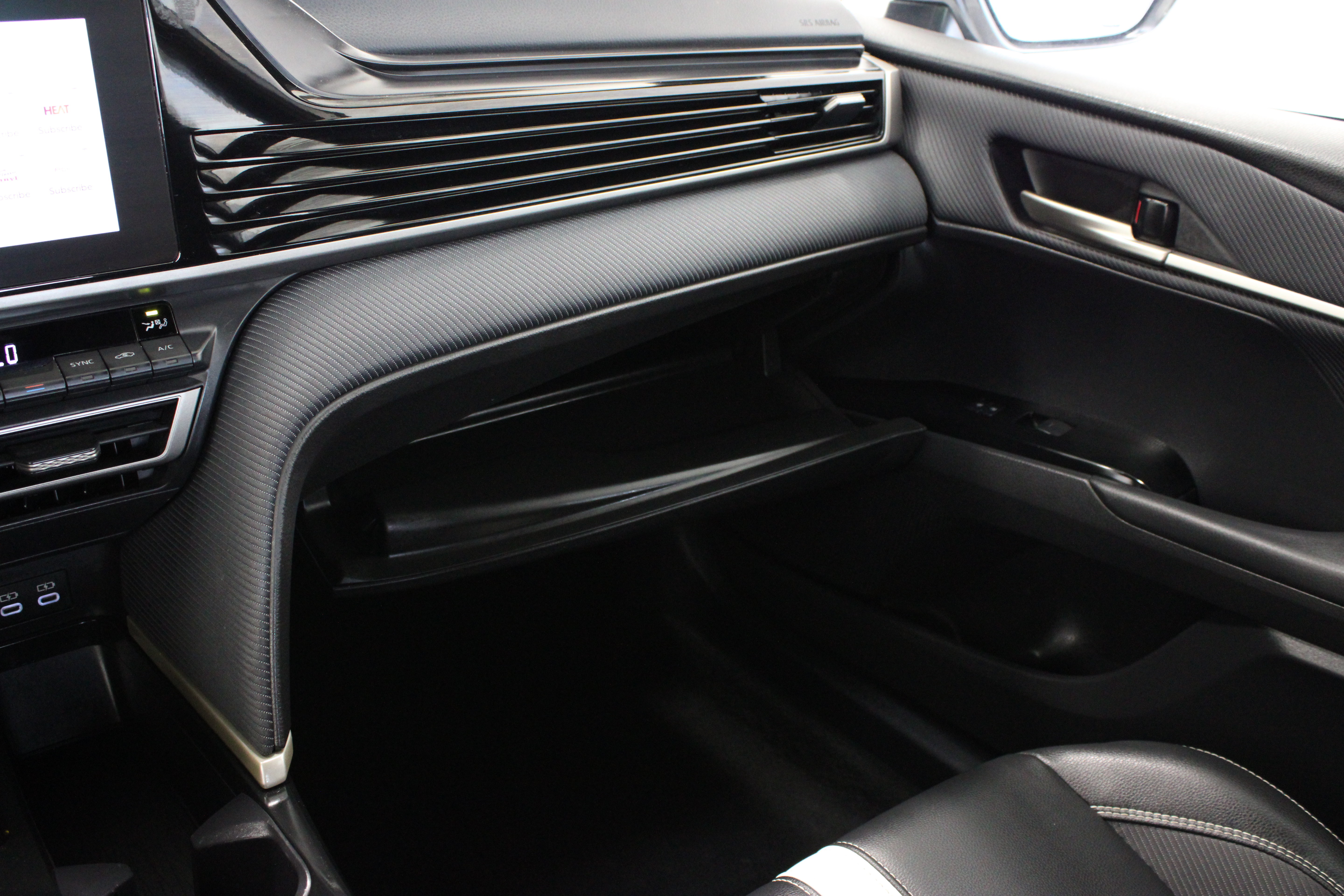 Used 2025 Toyota Camry SE FWD image 23