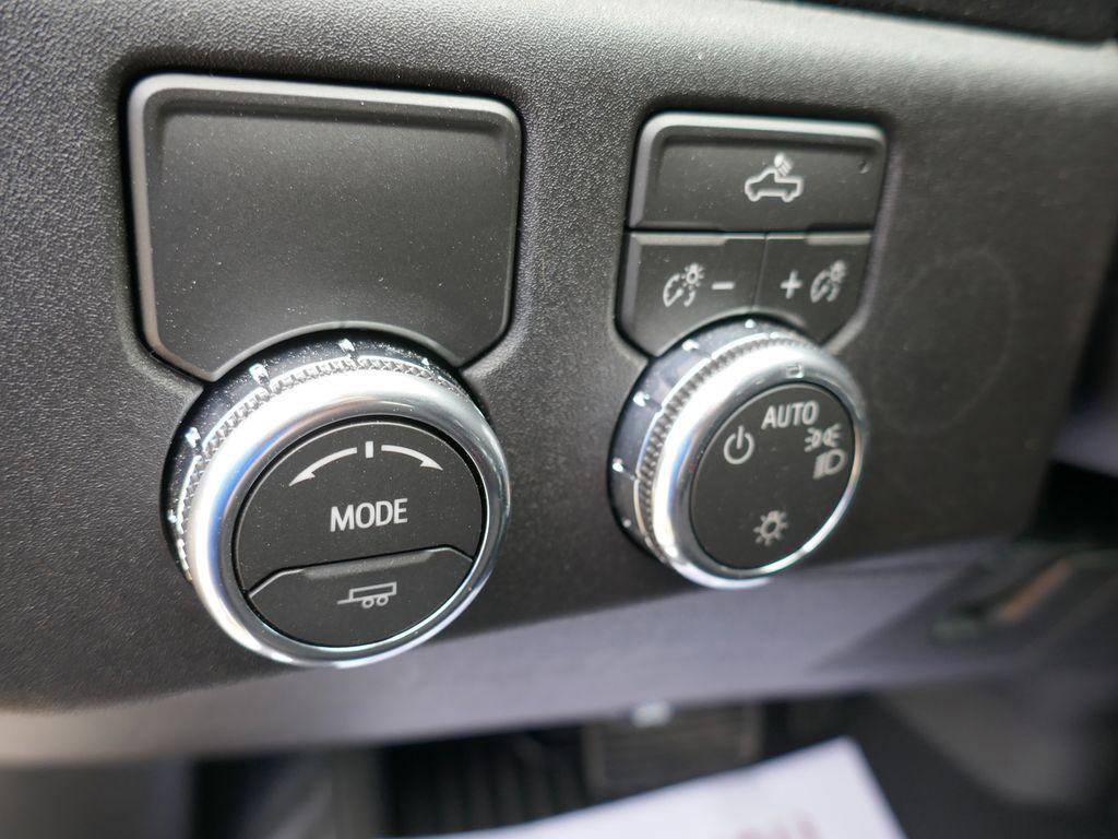 New 2026 GMC Sierra 1500 SLE RWD image 19