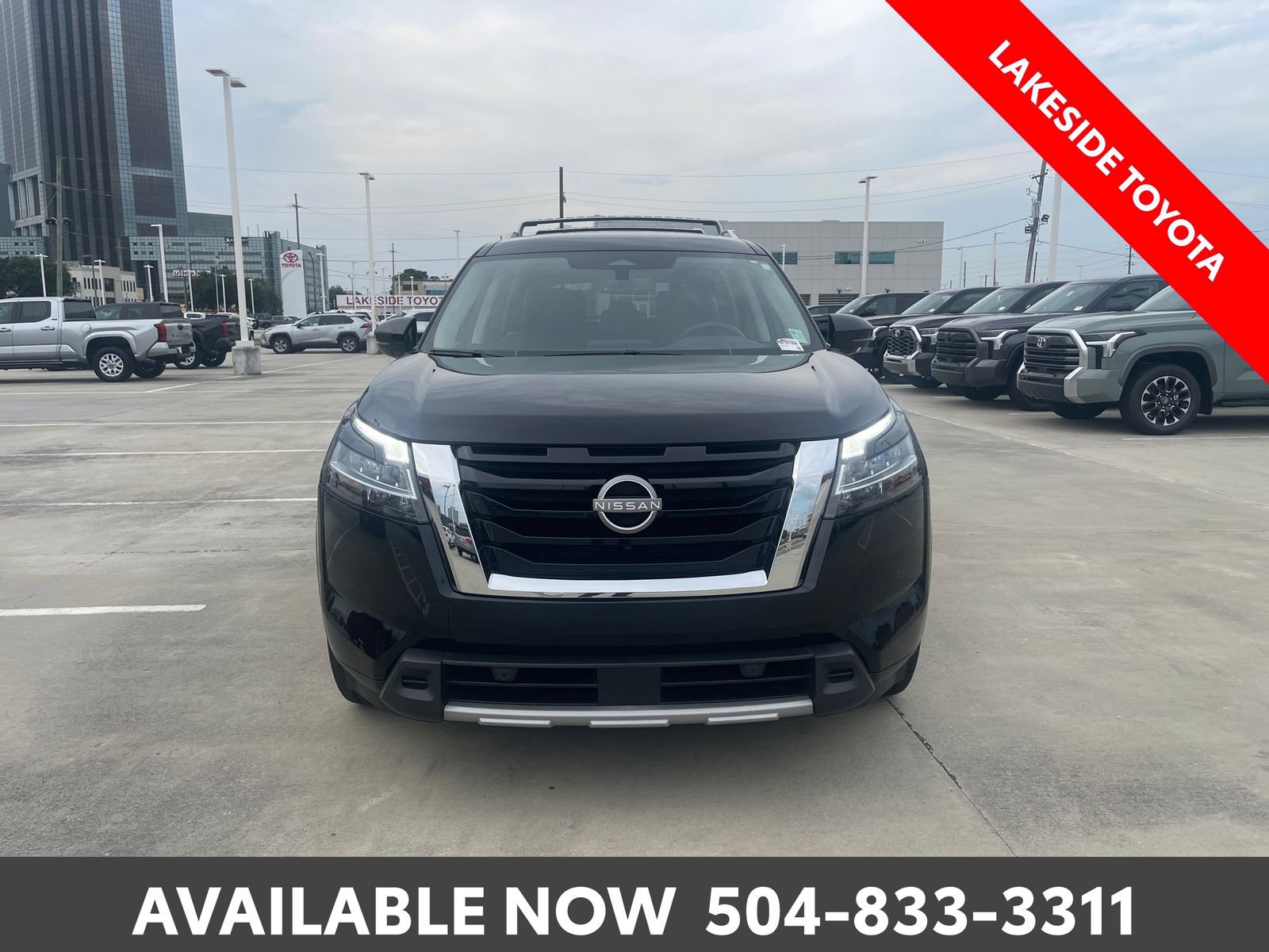 Used 2024 Nissan Pathfinder SL FWD image 8