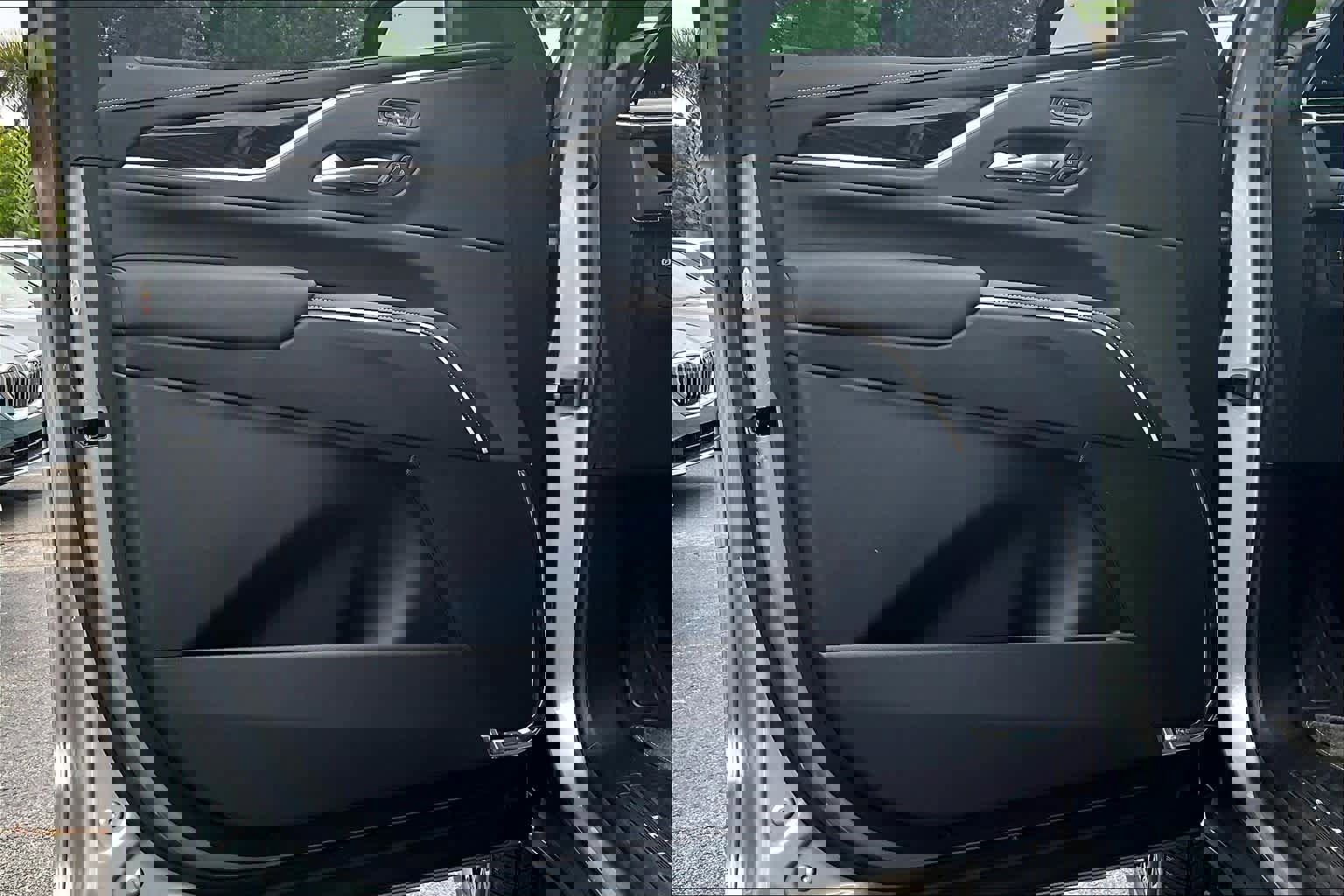 Used 2024 Cadillac Escalade Sport w/ LPO, ONYX Package image 22