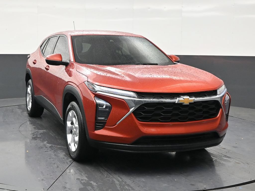 Used 2024 Chevrolet Trax LS w/ LS Convenience Package FWD image 7