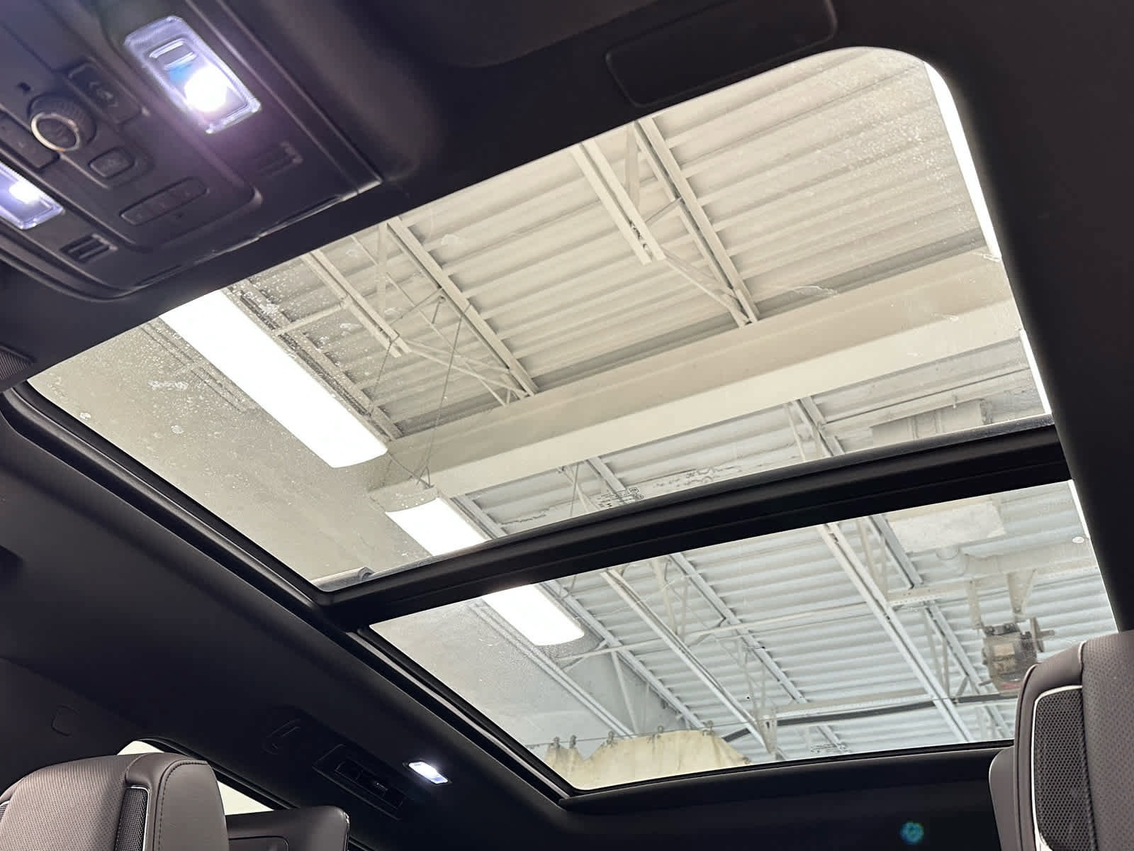 Used 2024 Cadillac Escalade Sport w/ LPO, ONYX Package AWD/4WD image 43