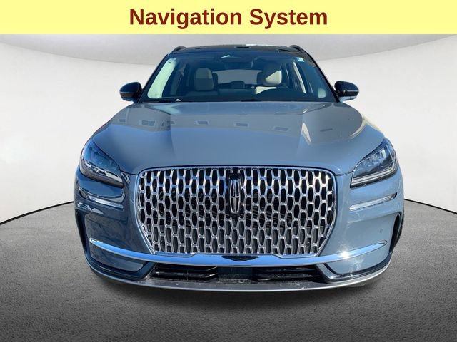 Used 2025 Lincoln Corsair AWD w/ Equipment Group 101A image 4