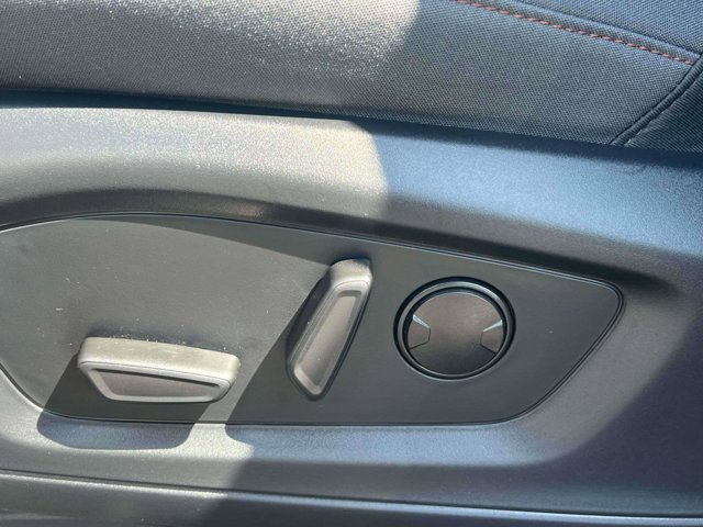 Used 2026 Ford Explorer Active AWD/4WD image 23