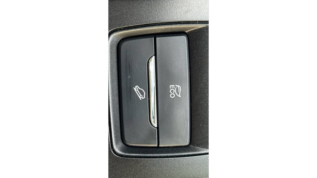 Used 2018 Ford Fusion S FWD image 31