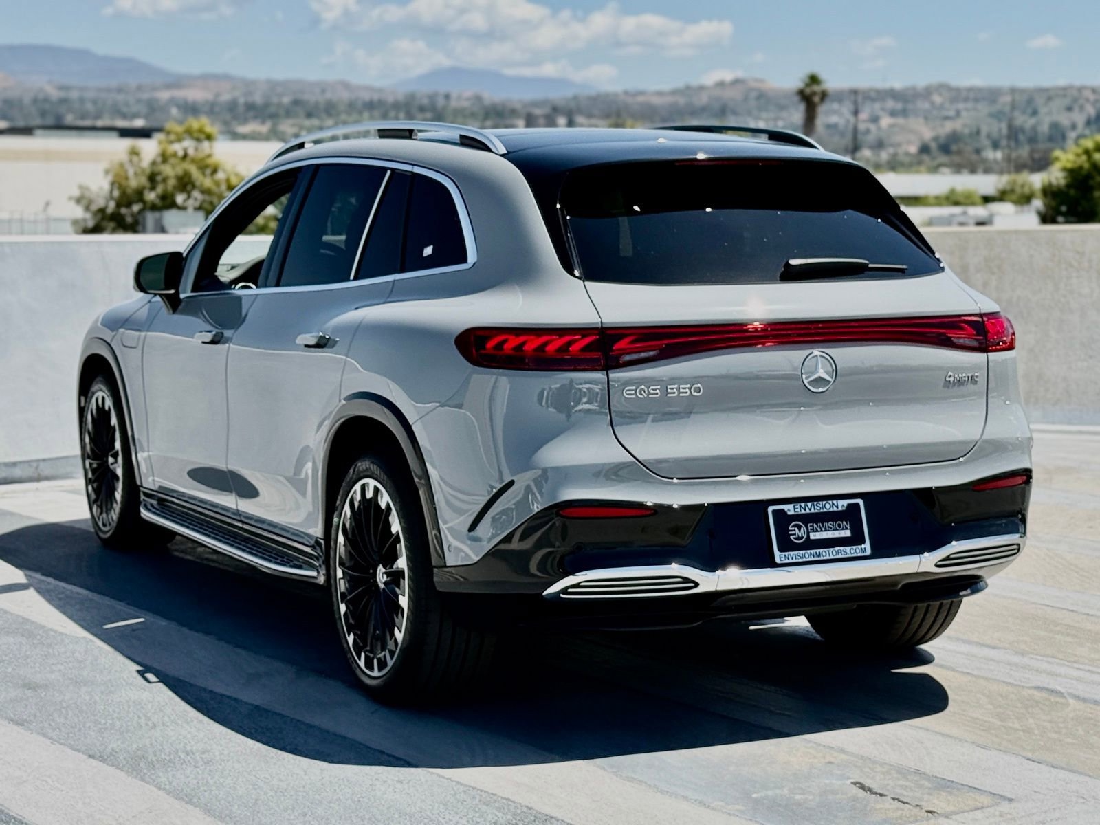 New 2026 Mercedes-Benz EQS 550 4MATIC SUV image 9