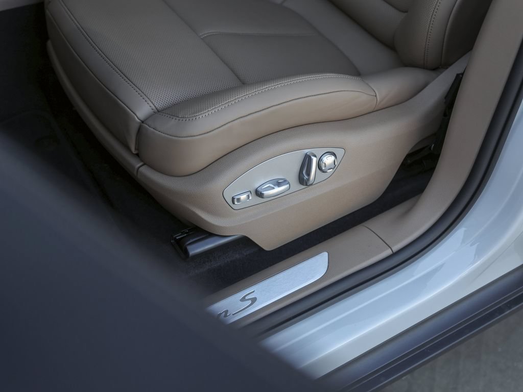 New 2026 Porsche Macan S AWD/4WD image 16