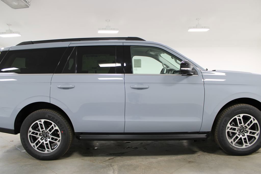 New 2026 Ford Expedition Active image 10