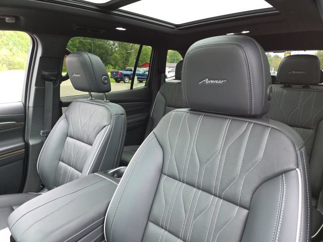 Used 2025 Buick Enclave Avenir w/ Super Cruise Package AWD/4WD image 27