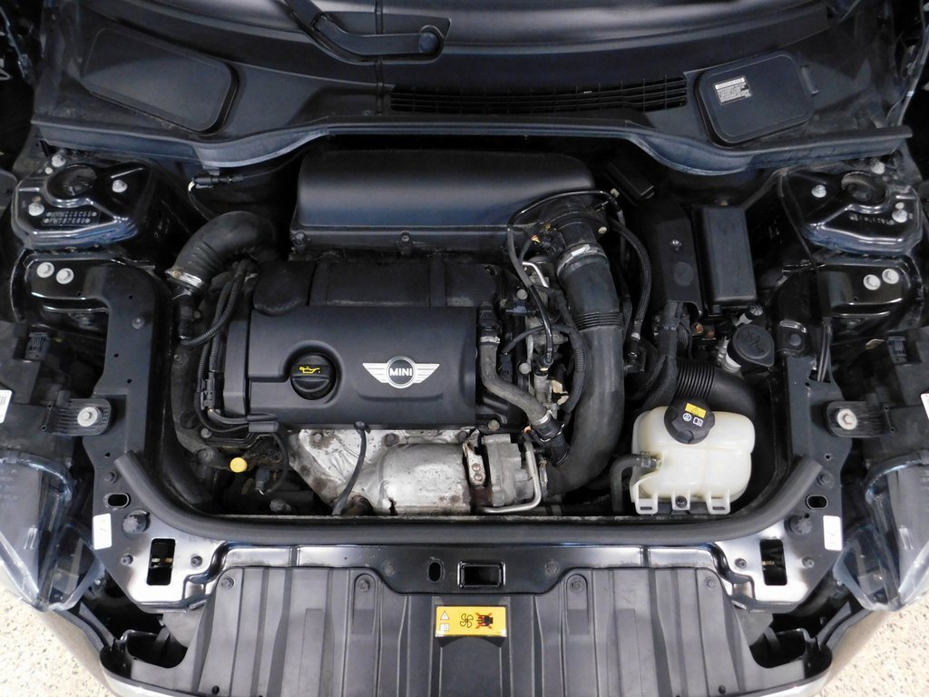 Used 2015 MINI Cooper Countryman S image 16