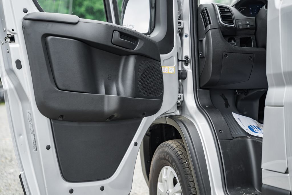 New 2025 RAM ProMaster 2500 w/ Quick Order Package 22G SLT image 29