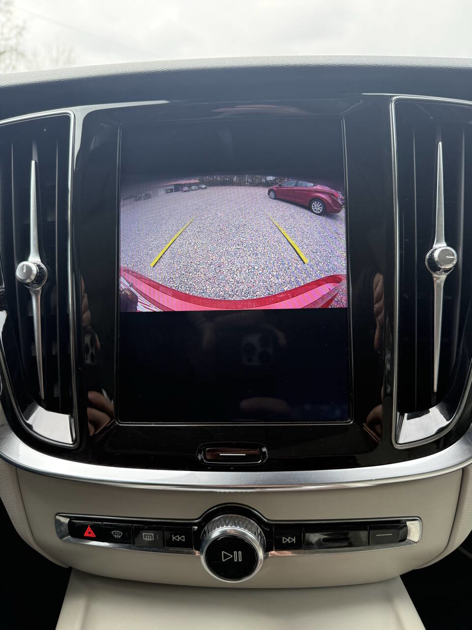 Used 2019 Volvo S60 T6 Momentum image 16